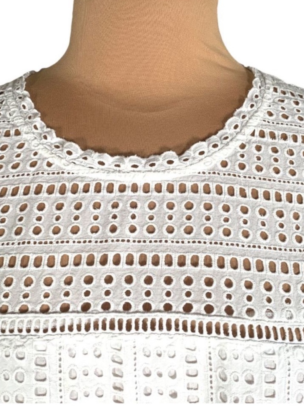 Banana Republic Women’s White Eyelet Sleeveless Scalloped Neck & Sleeves Top S